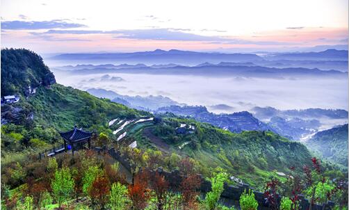 巴南:圣灯山上榜"重庆十大最美乡村"